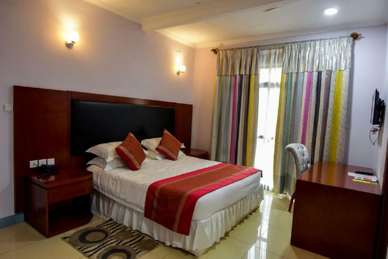 Orient Park Hotel Kigali Exterior photo